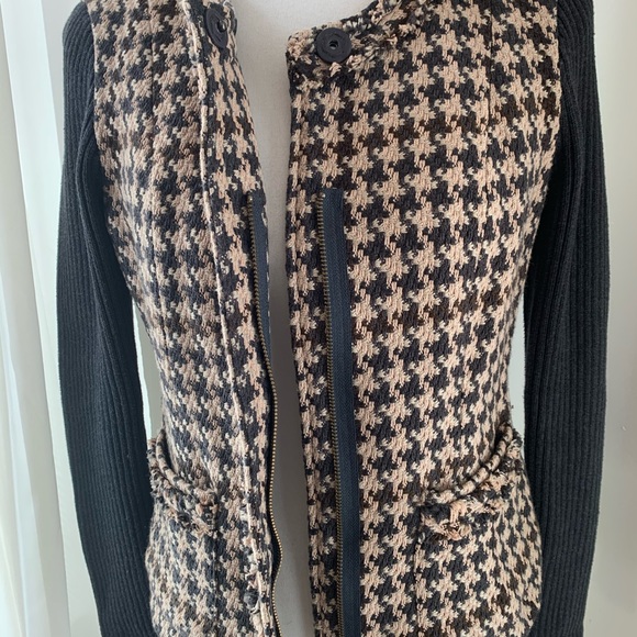 CAbi  |  ‘Houndstooth Mixer’ Jacket! Size 4 - Picture 4 of 6